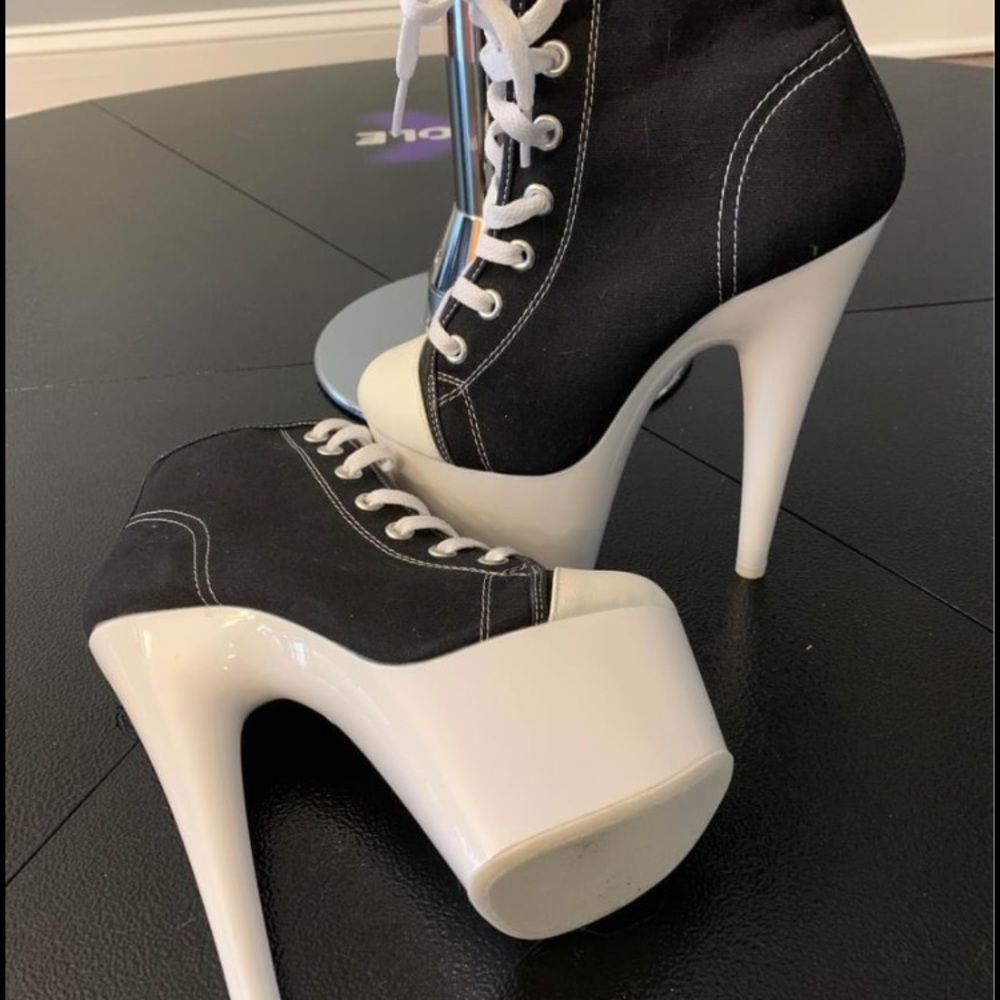 Pleaser 700 sk hightops